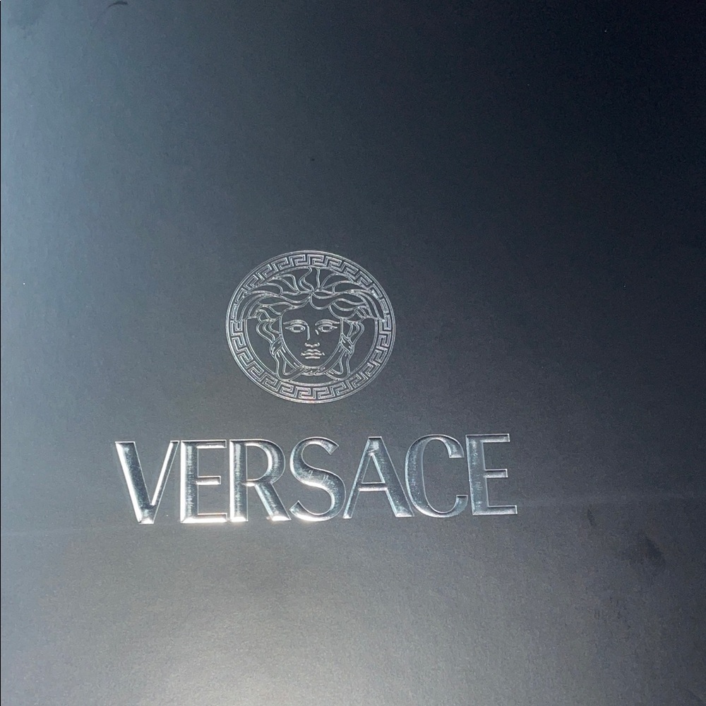 Versace Magnetic snap closure Black Box with Silver Logo - Picture 3 of 11